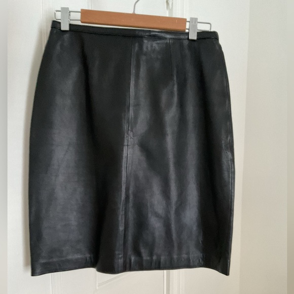 Women's black leather skirt US 8 knee length. - Picture 1 of 4